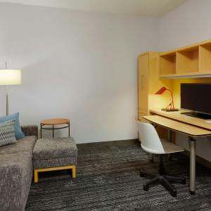 One-Bedroom King Suite