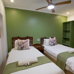 Twin Room with Shower