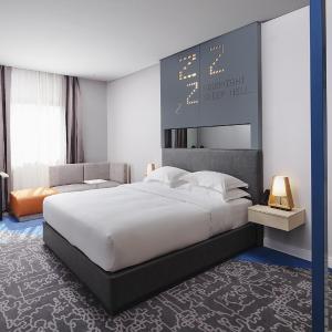 Urban Room With King Bed