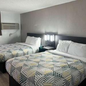 Queen Room with Two Queen Beds - Accessible/Non-Smoking 
