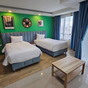 The Exclusive Twin Room_Dinner Cruise on the Chaophraya River (One Day Trip)