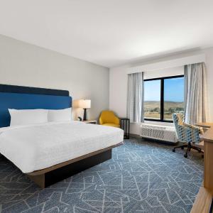 King Room with Microwave and Fridge