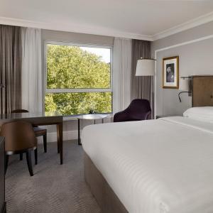 King Room with Garden View - Club Access