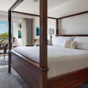 Lover's Lagoon Honeymoon Premium
