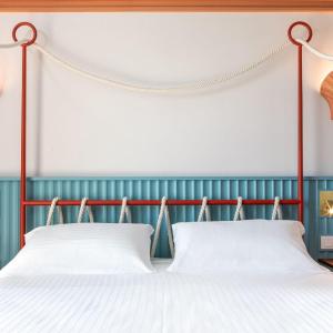 Deluxe Suite with Sea View