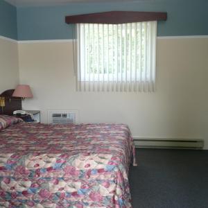 Double Room (1 Adult + 1 Child)