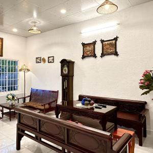 Villa with Garden View