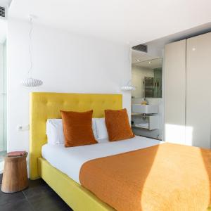 Three-Bedroom Deluxe Apartment