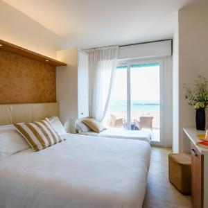 Standard Triple Room with Sea View