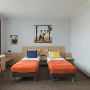 Refurbished Standard Twin Room
