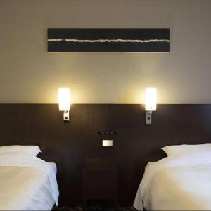 Standard Twin Room with Extra Bed - Smoking