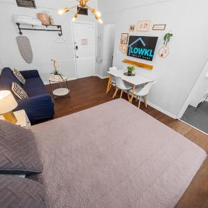 Superior Queen Studio with Kitchenette and Futon