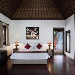 Balinese Luxury Beachfront Row 2