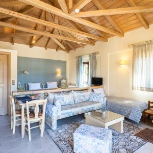 Deluxe King Suite