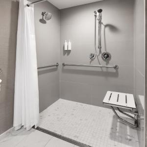 King Room with Roll-In Shower and Patio - Mobility/Hearing Access - Non-Smoking