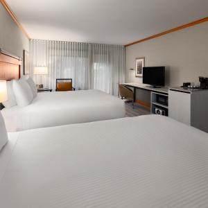 Queen Patio Room with Two Queen Beds - Non-Smoking