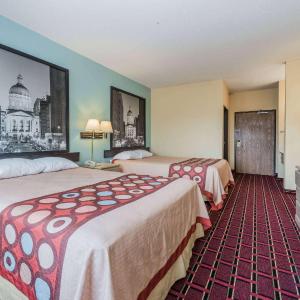 Queen Room with Two Queen Beds - Pet Friendly/Non-Smoking