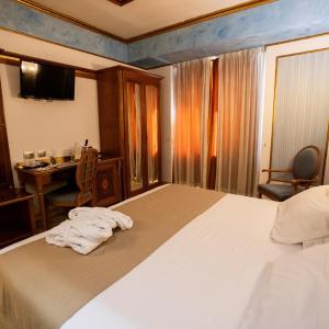 Twin Room with Bathroom