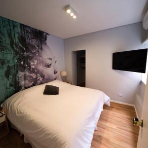 One-Bedroom Deluxe Apartment