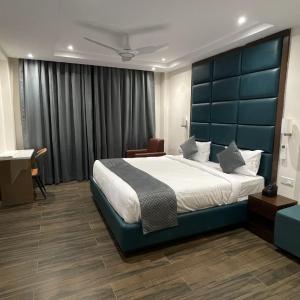 King Room with Balcony