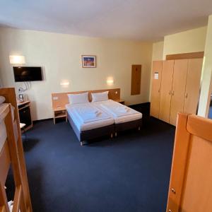 Family Room (6 Adults)
