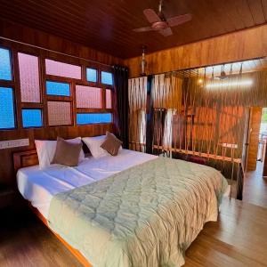 King Room with Lake View