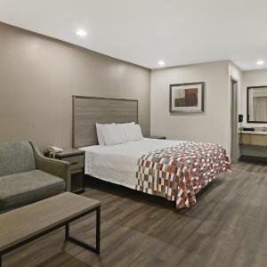 Deluxe King Room Disability Access Non-Smoking