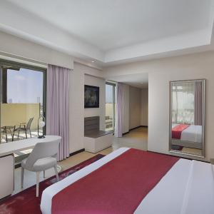 Suite , 20% F&B ,Salon, with Complimentary Shuttle to Dubai Mall & La Mer Beach