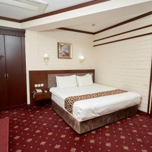 Suite with Pool View