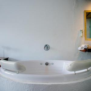 Suite with Spa Bath