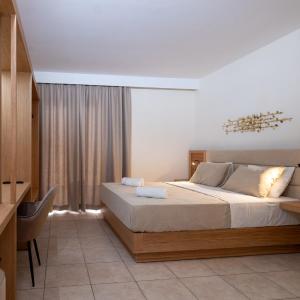 Triple Room with Garden and Pool View