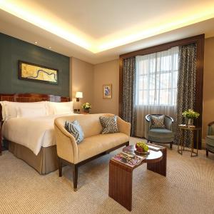 Premier Junior Suite