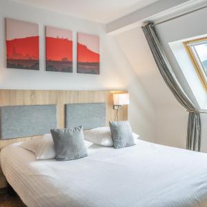 Deluxe Double Room with Castle View