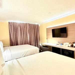 Room with Two Double Beds - Non-Smoking