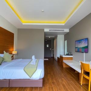 Superior King Bed (no bathtub)