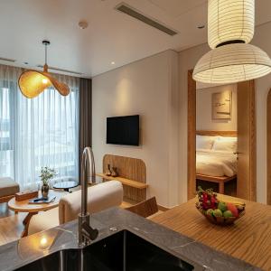 One-Bedroom Deluxe Apartment