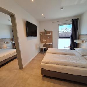 2 Double Rooms with Interconnecting Door