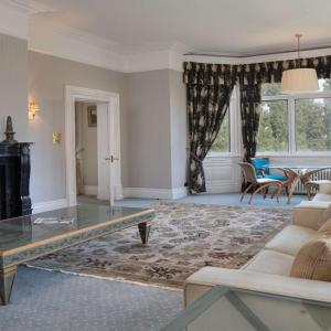 Deluxe King Suite with Four Poster Bed