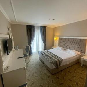 Superior Single Room with French Bed