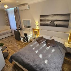 Deluxe Double Room with Bath