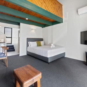 Twin Apartment with Spa Pool