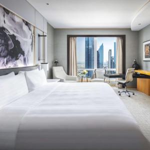 Deluxe King Room with Burj Khalifa View