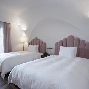 Lake Suite Room 