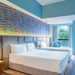 Superior Queen Room with Single Bed
