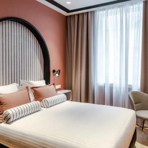 Petite Double Room