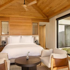 Oceanfront Villa King