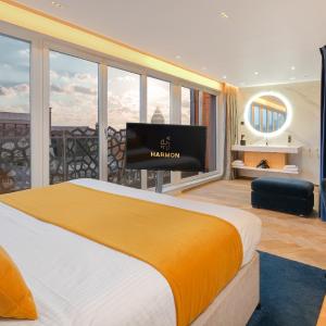 Suite with Balcony