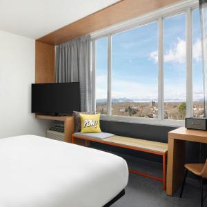 King Room with Mountain View