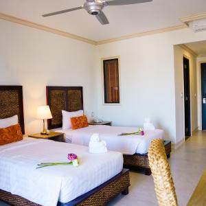 Double or Twin Room with Sea View