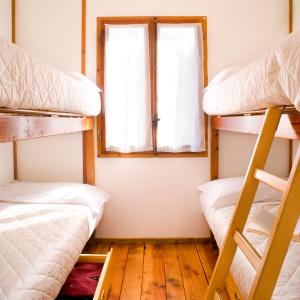 One-Bedroom Bungalow (4 Adults)